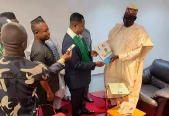 2023: America based Nigerian Pastor obtains N100m forms to contest for President